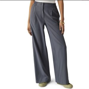NWOT Beyond Yoga Status Wide Leg Pant in Night Shadow